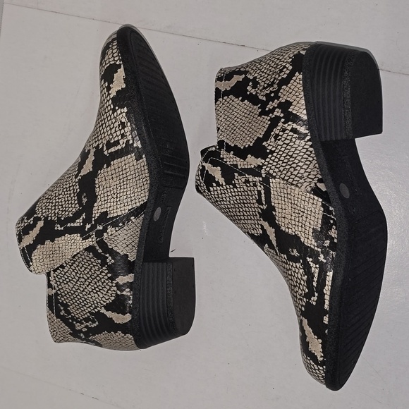 Arizona Jean Co. Galen Ankle Booties Memory Foam Snake Animal Print Size 9.5 - Picture 7 of 16